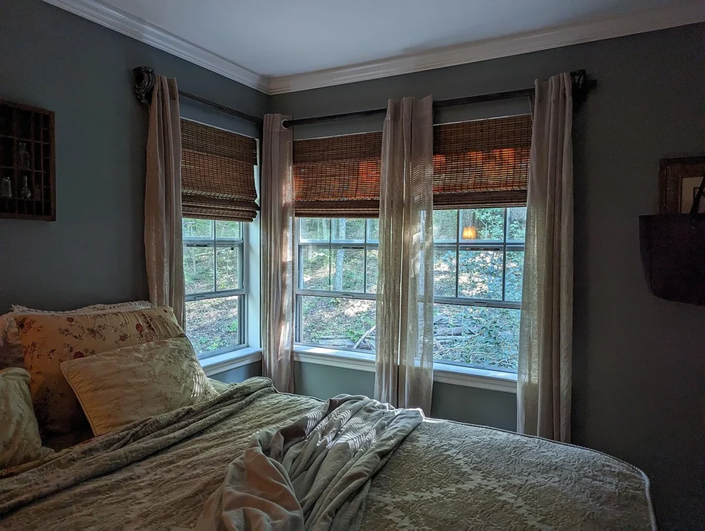 7 Captivating Curtain Ideas for Basement Windows